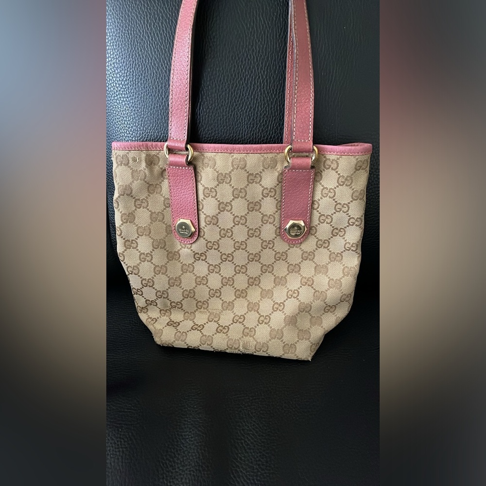 Gucci Mini Charmy Bucket Tote